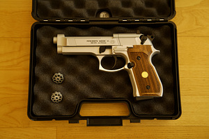 Beretta M92 FS Wood & Nickel 4,5 mm Diabolo CO₂ õhupüstol (2 foto / 10)