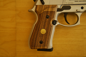 Beretta M92 FS Wood & Nickel 4,5 mm Diabolo CO₂ õhupüstol (7 foto / 10)