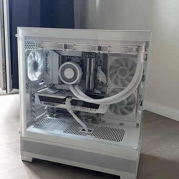 Настольный компьютер Gaming Thunder G3 White, Ryzen 7 32GB 2TB RTX5070