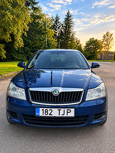 Skoda Octavia (137252 км) 2012 (1 фото из 10)
