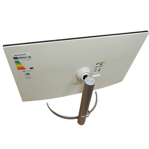 Monitor 32 tolli 4k LG 32UP550 + Juhtmed + Karp (2 foto / 5)