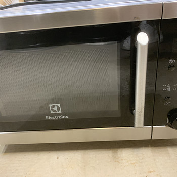 Микроволновая печь Electrolux EMS20100OX 1250W