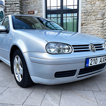 VOLKSWAGEN GOLF / КОЖАНЫЙ САЛОН / АВТОМАТ / ТО 08.2027