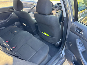 Toyota Avensis (7 фото из 9)