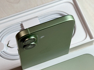 Apple iPhone 17 Sage 256GB как новый! Гарантия до 07.2028 (4 фото из 7)
