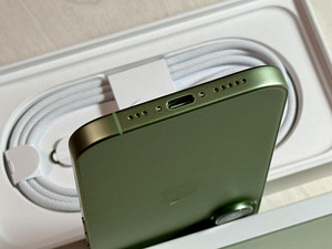 Apple iPhone 17 Sage 256GB как новый! Гарантия до 07.2028 (5 фото из 7)