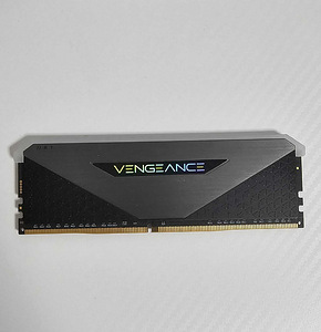 CORSAIR Vengeance RGB RT DDR4 16GB 2x8GB (3 foto / 3)