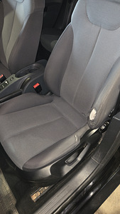 SEAT Leon 1.6 75кВт (8 фото из 13)