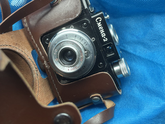 Smena-2 fotoaparaat + originaal nahkvutlar, lisaks 2 Zenit