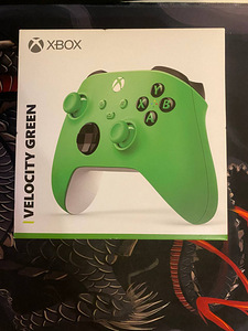 Müün suurepärases seisukorras xboxi mängupuldi (1 foto / 2)