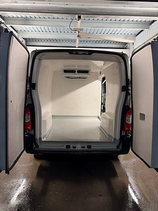 Renault Master (6 фото из 6)