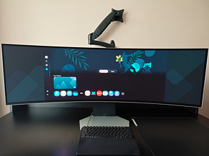 Samsung Odyssey G9 OLED 49" (2 фото из 9)