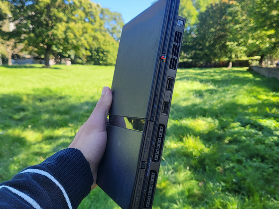 Sony PlayStation 2 Slim