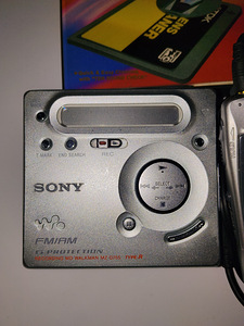 Sony MZ-G755 MiniDisc Walkman (2 foto / 2)