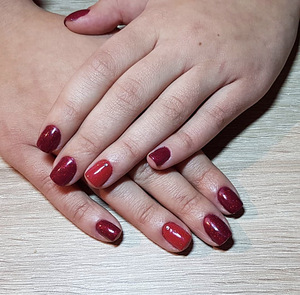 Маникюр, педикюр (3 фото из 3)