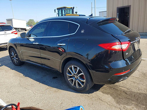 Maserati Levante 2017 (2 фото из 13)