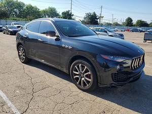 Maserati Levante 2017 (4 фото из 13)