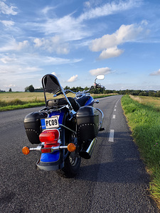 Suzuki VL800 Volusia (1 foto / 6)