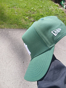 Новая кепка New Era ESSENTIAL E-FRAME (3 фото из 6)