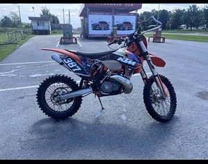 Enduro mootorsõiduk (2 foto / 5)