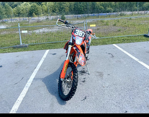 Enduro mootorsõiduk (3 foto / 5)