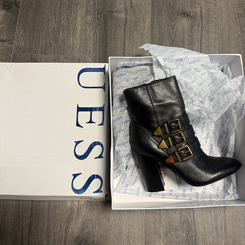 Uus Guess saapad poes 225.- s40