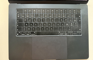 MacBook Air 15 M2 512 ГБ (7 фото из 9)
