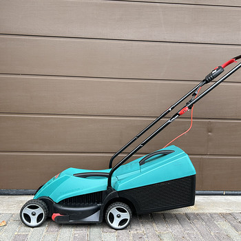Электрическая газонокосилка Bosch Rotak