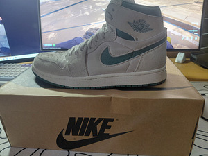 Jordan 1 Zoom Air (3 фото из 3)
