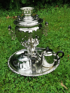 СУПЕР КОМПЛЕКТ САМОВАР+ЧАЙНИК+САХАРНИЦА+ПОДНОС. (3 фото из 10)