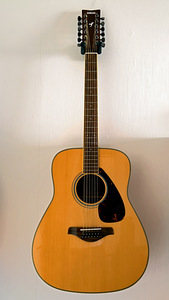 YAMAHA FG720S-12 (1 фото из 1)