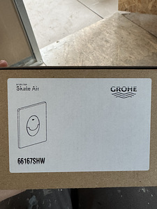 Новая кнопка смыва grohe (1 фото из 3)