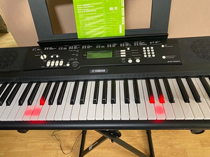 Yamaha EZ-220 (2 фото из 2)