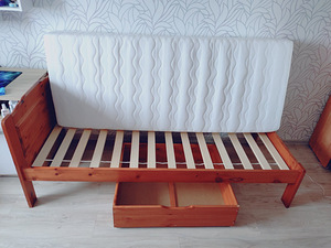 Voodi puidust 80x200 +sleepwell orthopedic red (1 foto / 3)