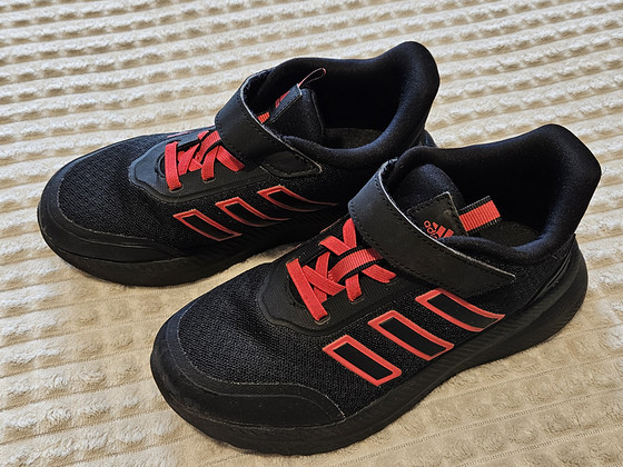 Кроссовки Adidas, размер 33