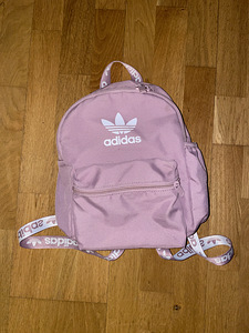 Adidas seljakott (1 foto / 4)