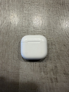 AirPods 4 case (1 foto / 3)