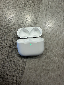 AirPods 4 case (3 foto / 3)