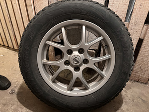 Зимняя резина/шины 215/65R16 Nissan original диски (1 фото из 6)