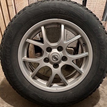 Зимняя резина/шины 215/65R16 Nissan original диски