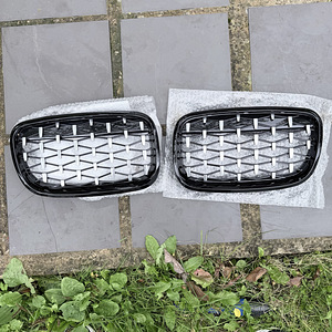 BMW X5 E70 / X6 E71 — uued võrkdisainiga neeruvõred Gloss Black (1 foto / 4)
