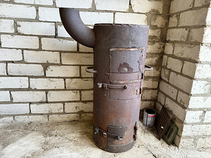 Металлическая печь (1 фото из 5)