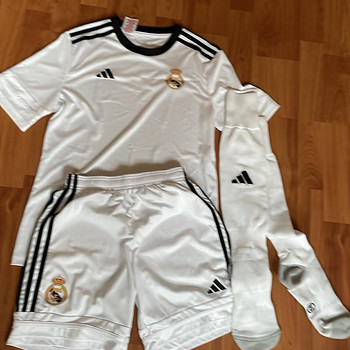 Форма Adidas Real Madrid, размер 164.