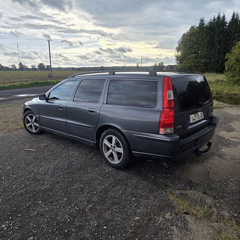 Volvo V70 2.4