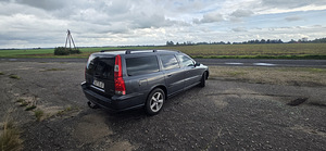 Volvo V70 2.4 (2 фото из 10)