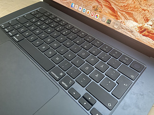 MacBook Air 15" M4, 16/256 (2 фото из 5)
