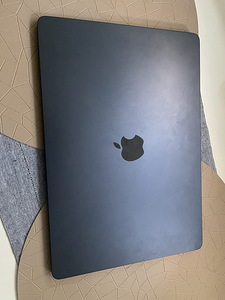 MacBook Air 15" M4, 16/256 (3 фото из 5)