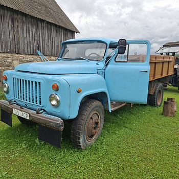 Продаётся грузовик GAZ.