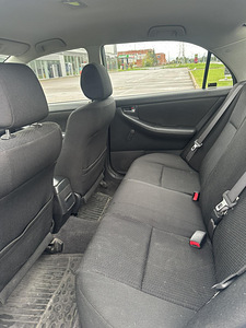 TOYOTA COROLLA (10 foto / 10)