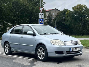 TOYOTA COROLLA (2 foto / 10)